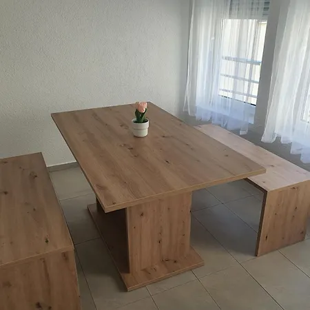 Dejzi - Daisy Апартаменты